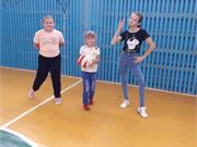 В спортзале!